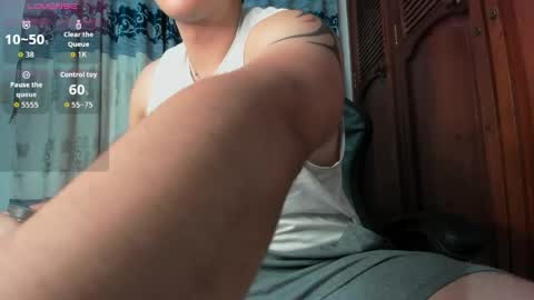 Snapshot of amon__ashford chatting on May 10, 2:28 am amon__ashford online show from May 10, 2:28 am
