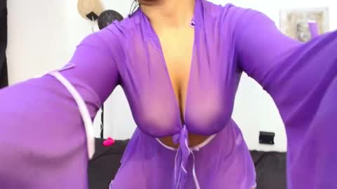Snapshot of amonet_23 chatting on October 9, 4:10 am amonet 23 online show from October 9, 4:10 am