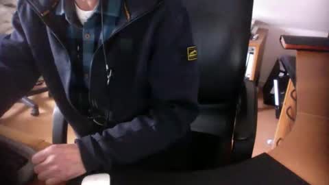 Snapshot of amor2200 chatting on December 27, 11:28 am Amor2200 online show from December 27, 11:28 am