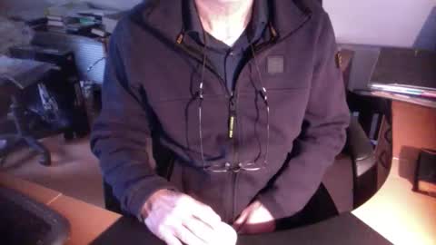 Snapshot of amor2200 chatting on January 21, 8:19 am Amor2200 online show from January 21, 8:19 am