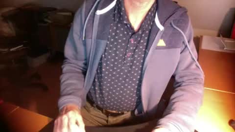 Snapshot of amor2200 chatting on October 5, 6:28 pm Amor2200 online show from October 5, 6:28 pm