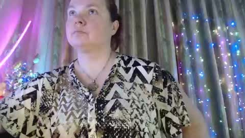 amorelara online show from June 26, 9:35 am