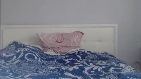 miss unforgettable online show from February 11, 10:09 am