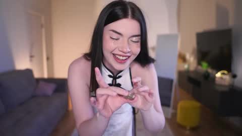 Snapshot of amourdemavie_ chatting on April 25, 1:14 pm Ada online show from April 25, 1:14 pm