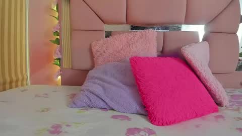 Snapshot of amy__rose__ chatting on May 27, 3:03 am amy__rose__ online show from May 27, 3:03 am