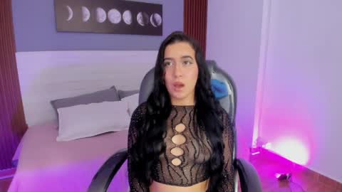 Snapshot of amy_leah_ chatting on April 22, 6:42 pm amy_leah_ online show from April 22, 6:42 pm