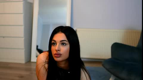 Snapshot of amy_lee19 chatting on May 18, 6:36 pm amy_lee19 online show from May 18, 6:36 pm