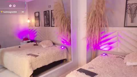 Amy online show from November 16, 7:30 pm