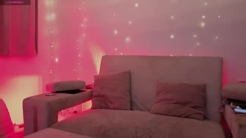Little Slut Nicolee online show from May 14, 12:50 am
