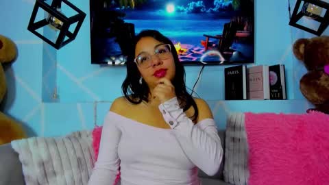 Emy Noa  online show from March 28, 12:54 am