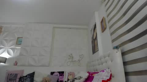 Snapshot of amy_queents chatting on October 27, 12:04 am Amy Caroland online show from October 27, 12:04 am