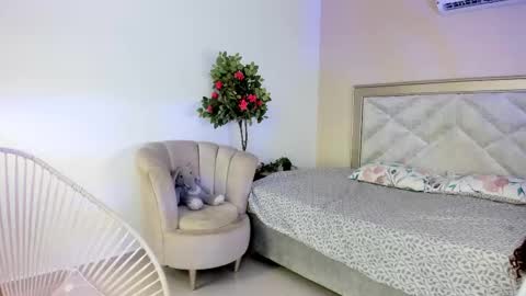 Snapshot of amy_sweetheat__ chatting on October 23, 4:17 pm Amely online show from October 23, 4:17 pm