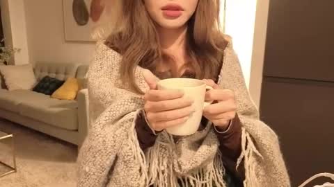 girl next door named Amy online show from January 6, 7:23 am