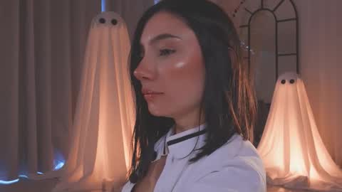 Amy Armstrong online show from October 18, 9:15 pm