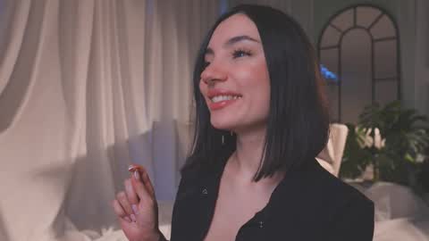 Snapshot of amyarmstrong chatting on February 2, 11:03 pm Amy Armstrong online show from February 2, 11:03 pm