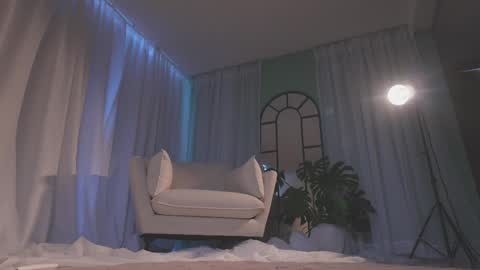 Snapshot of amyarmstrong chatting on February 21, 9:49 pm Amy Armstrong online show from February 21, 9:49 pm