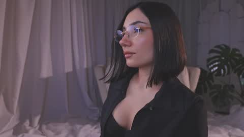 Amy Armstrong online show from July 11, 11:50 pm