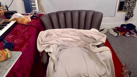 Trashely Gimpson online show from November 1, 9:00 am