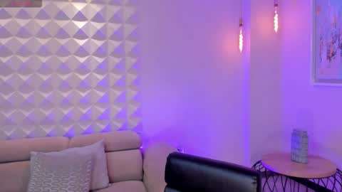 Snapshot of amydavis_ chatting on December 17, 9:10 pm Amy online show from December 17, 9:10 pm