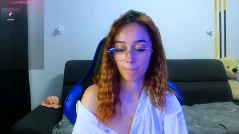 amykentt online show from March 8, 4:28 pm