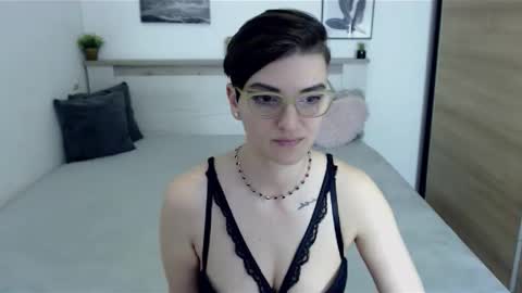 Snapshot of amylexy chatting on April 8, 7:08 am Hi there guys My pleasure in your hands pvt is open online show from April 8, 7:08 am