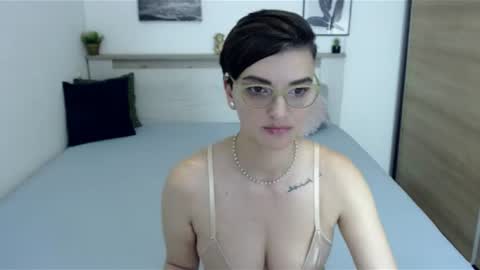 Snapshot of amylexy chatting on July 3, 2:01 pm Hi there guys My pleasure in your hands pvt is open online show from July 3, 2:01 pm