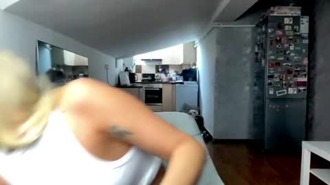 amyroberta92 online show from March 2, 7:37 am