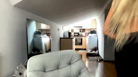 amyroberta92 online show from April 11, 7:13 am