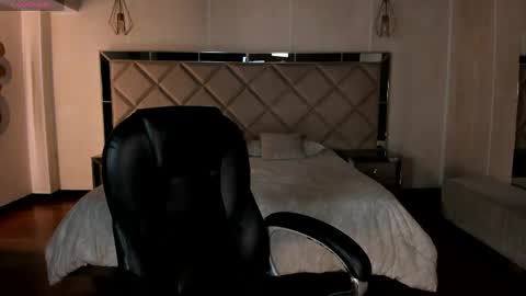 AMY R  online show from May 25, 12:16 am