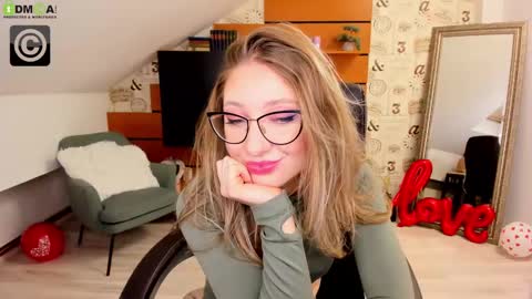 Snapshot of amyrossie chatting on February 20, 2:46 pm AmyRossie online show from February 20, 2:46 pm