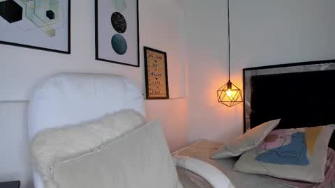 Amy online show from December 22, 11:40 am