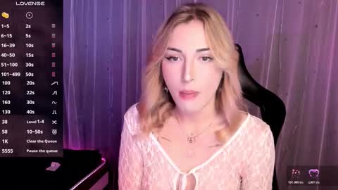 amyvilvet online show from January 18, 9:29 pm