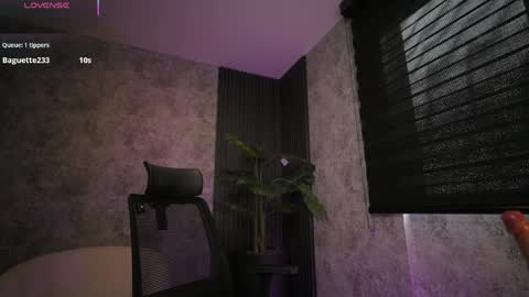 AMY WALKER online show from April 1, 1:41 pm