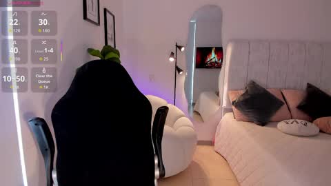    online show from March 29, 1:55 pm