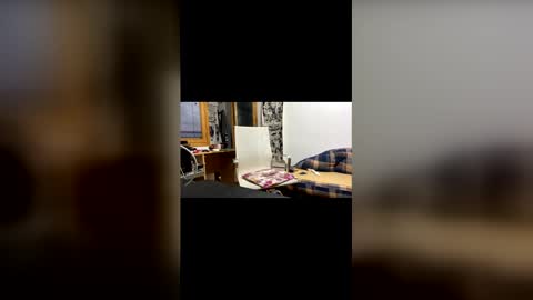 Snapshot of amyyrlikesdeep chatting on April 7, 9:26 pm amyyrlikesdeep online show from April 7, 9:26 pm