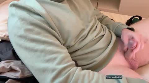 an0nym0us_usr online show from October 21, 4:08 pm