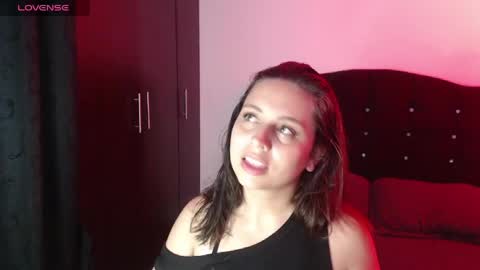 ana_arms_ online show from May 24, 9:42 pm