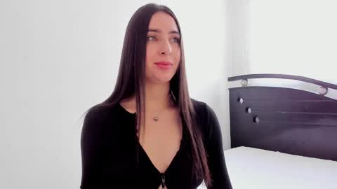 Snapshot of ana_castilo chatting on December 14, 12:23 pm Ana  IG an castillo 1 online show from December 14, 12:23 pm