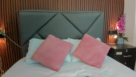 Snapshot of ana_paulha_ chatting on April 1, 2:23 am Ana online show from April 1, 2:23 am