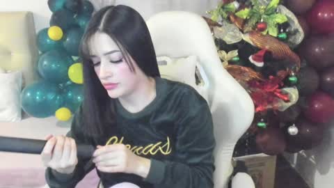 Im anna but you can call me as you want online show from December 10, 10:16 pm