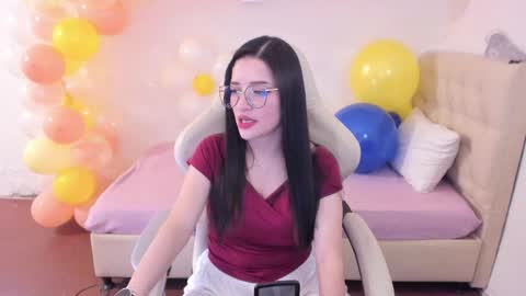 Im anna but you can call me as you want online show from May 28, 9:23 pm