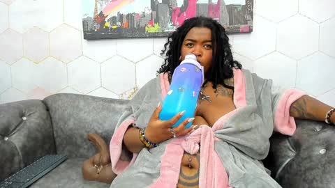 Snapshot of anaa_fuentes chatting on December 28, 10:03 am ANNA FUENTES online show from December 28, 10:03 am