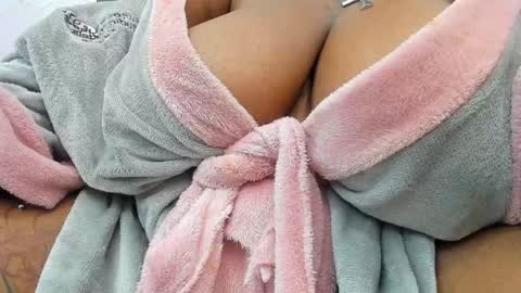 Snapshot of anaa_fuentes chatting on January 13, 2:42 pm ANNA FUENTES online show from January 13, 2:42 pm