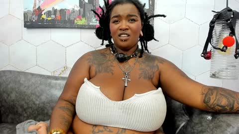 Snapshot of anaa_fuentes chatting on February 8, 2:36 am ANNA FUENTES online show from February 8, 2:36 am