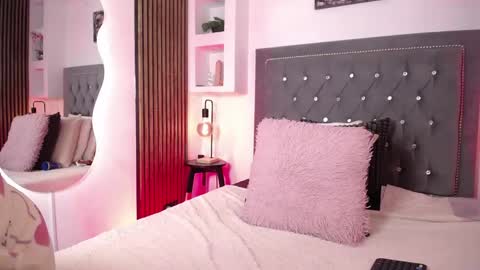 Ana Moon  online show from May 23, 4:29 am