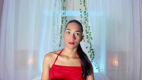 anaacollins_ online show from March 15, 12:00 pm