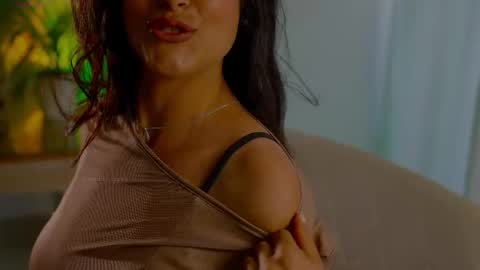 anabelcurvy online show from April 1, 5:10 pm