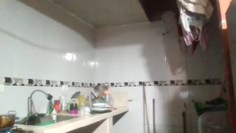 Snapshot of anabella_00 chatting on July 5, 4:19 am anabella_00 online show from July 5, 4:19 am