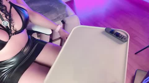 Anabella  online show from June 5, 11:49 am