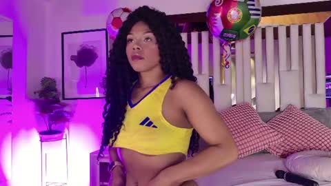 Snapshot of anabella_london chatting on June 13, 11:30 am Anabella online show from June 13, 11:30 am